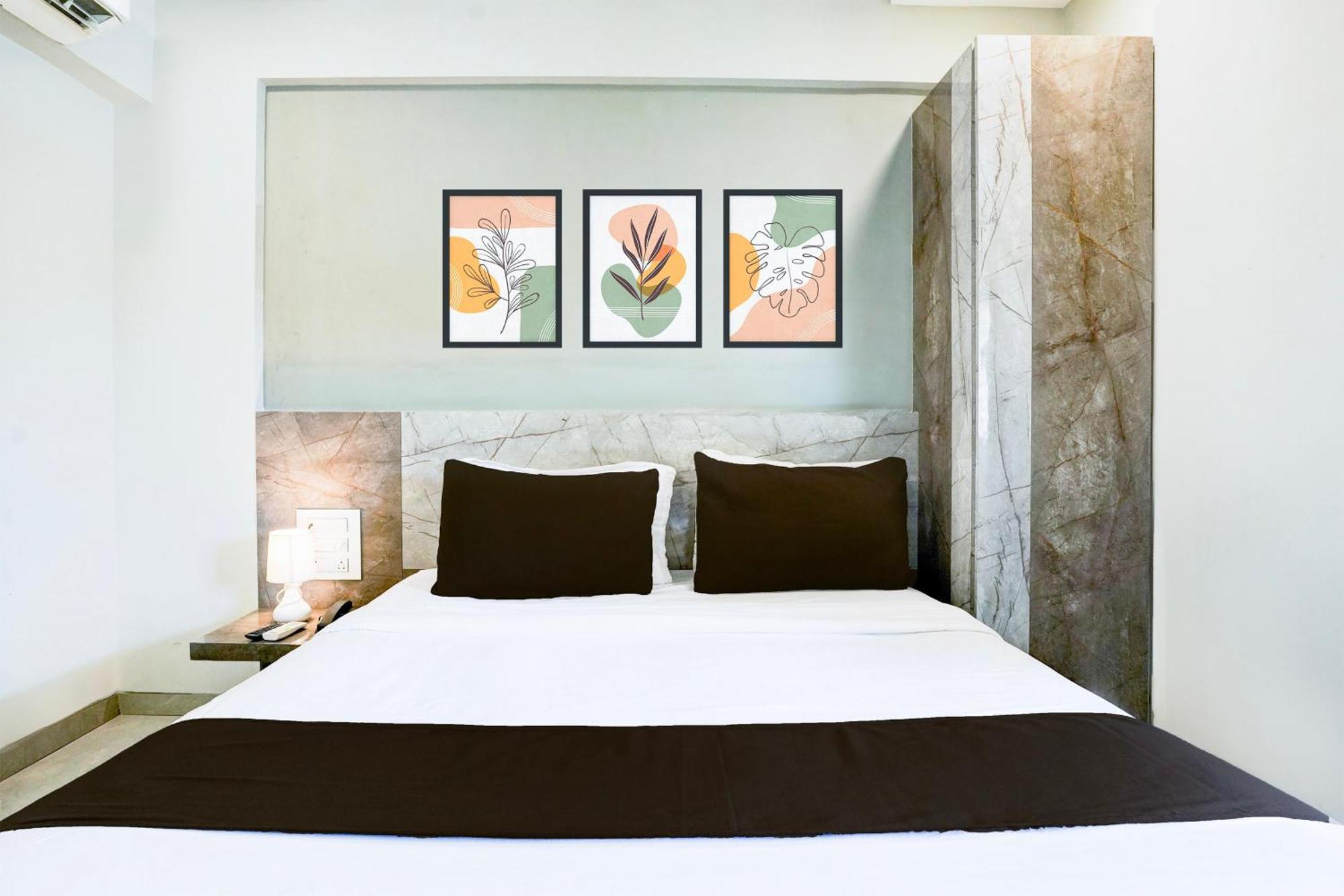 Super Townhouse Oak Vashi Hotel Turambhe Екстериор снимка