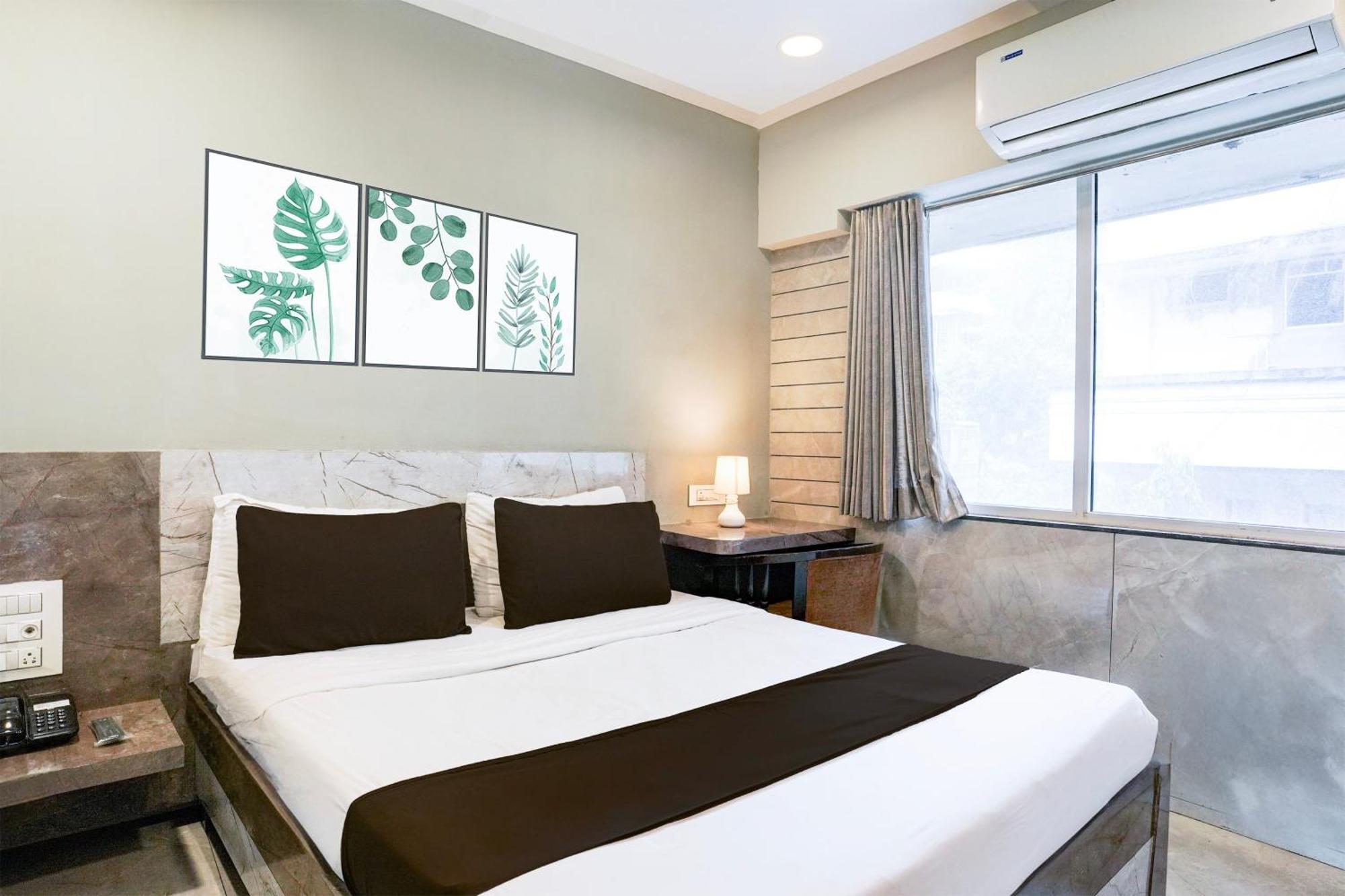 Super Townhouse Oak Vashi Hotel Turambhe Екстериор снимка