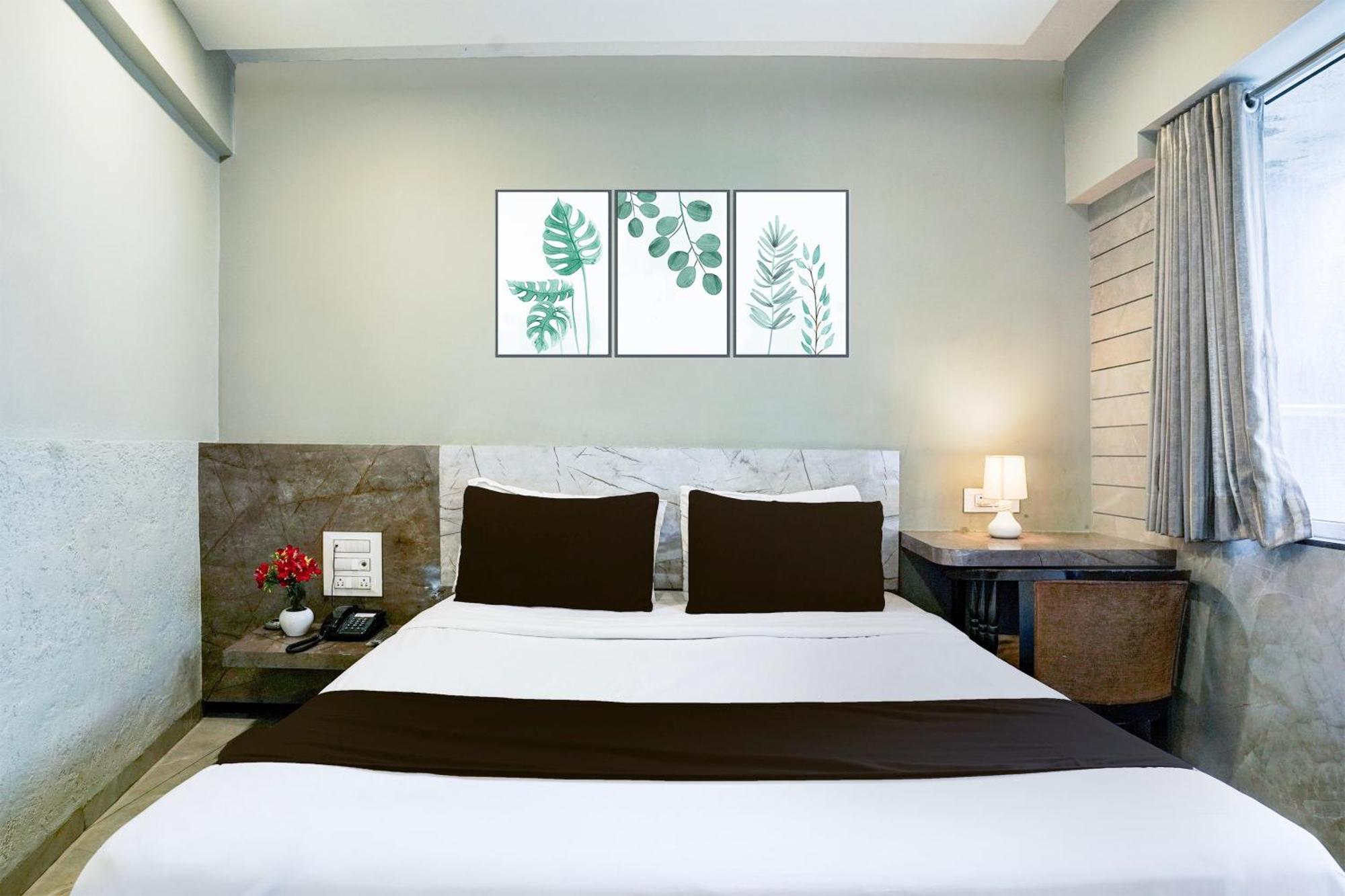 Super Townhouse Oak Vashi Hotel Turambhe Екстериор снимка